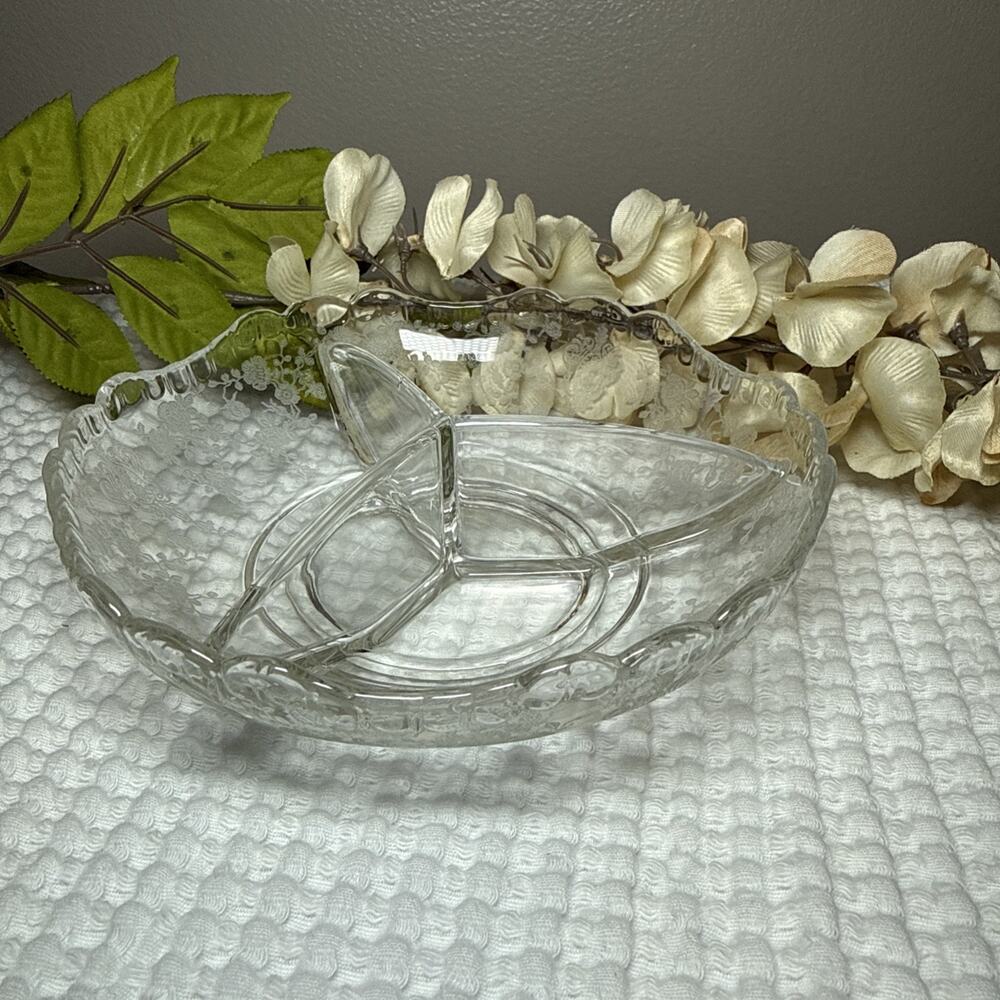 Vtg Cambridge Rose Point Etched Glass Divided Dish/Relish Dish W/ Scalloped Edge - Picture 11 of 11